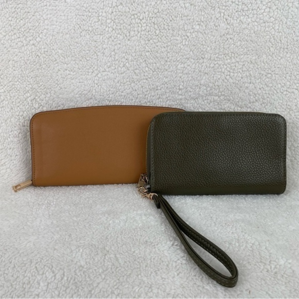 2 a new day wallets, both like new!